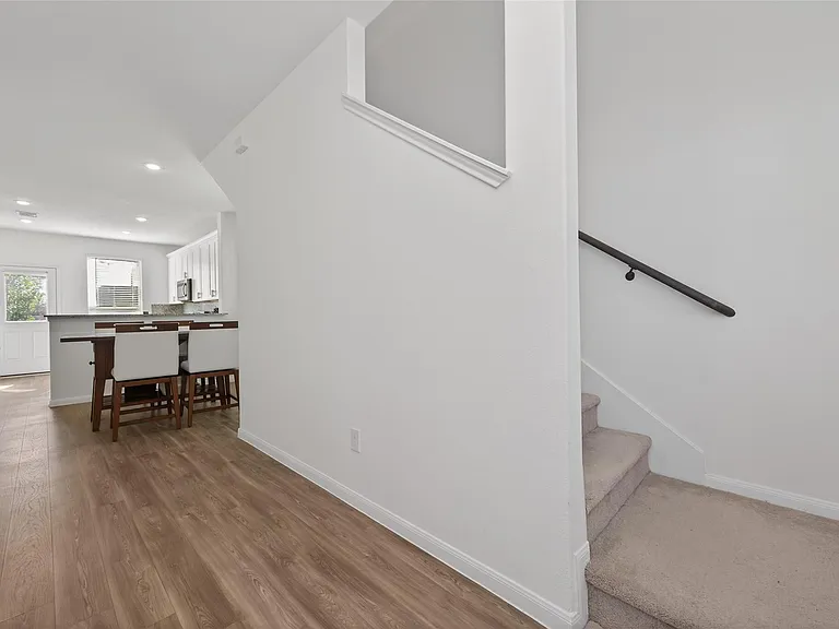 7326 Madison Commons Ln — Photo 17