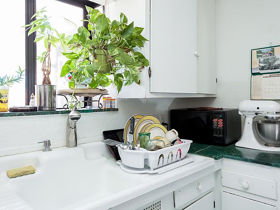 4th image of 40267 Esterly Ln
