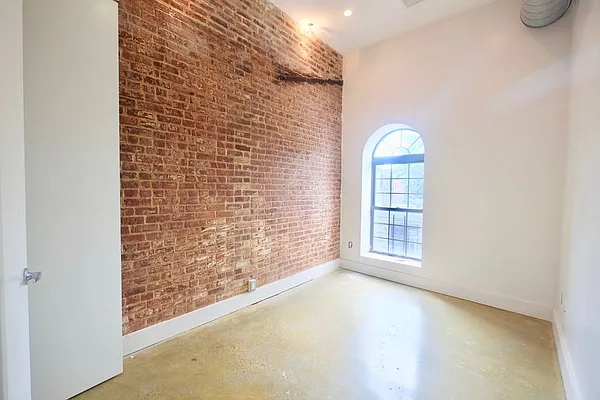 Rented by Skyward | media 17