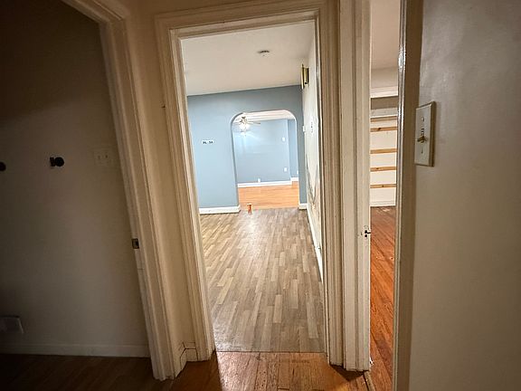 3rd image of 104 Coeway Ln