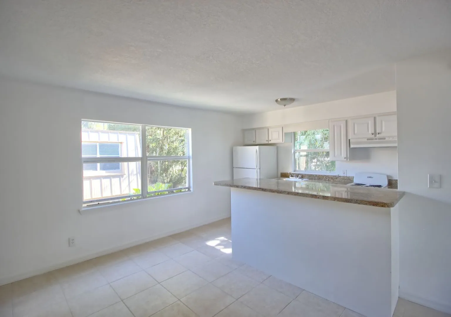 Hamilton House Apartments — Photo 3