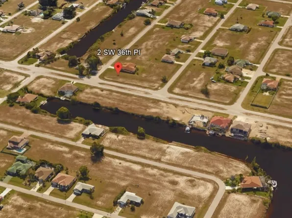 2 SW 36th Pl, Cape Coral, FL 33991