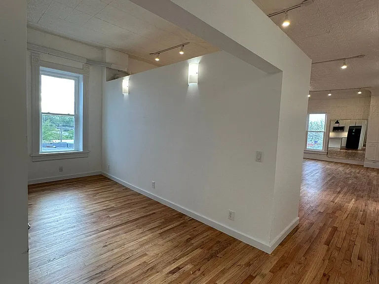 204 W Washington St #3B — Photo 9