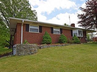 5520 Silverpoint Dr, Cincinnati, OH 45247