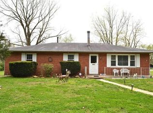 8872 Schmalz Rd, Saint Jacob, IL 62281