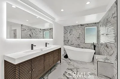 18340 Sandringham Ct — Photo 24
