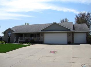 304 E Christensen Dr, Luverne, MN 56156