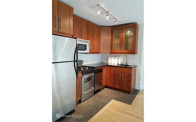 Rented by Douglas Elliman | media 10