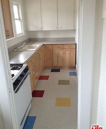3rd image of 2620 Idell St