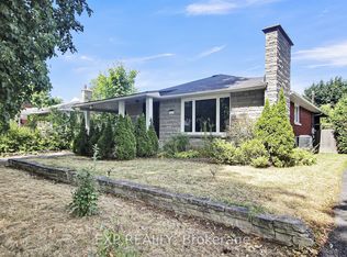 2247 Miramichi St, Ottawa, ON K2C 0Z1