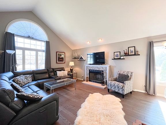 5th image of 1601 Poplar Ln