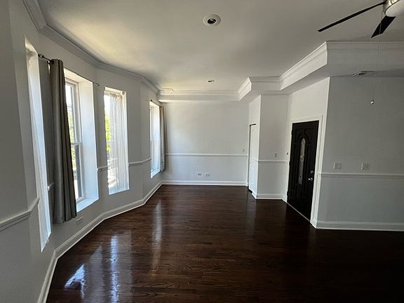 3rd image of 1319 N Maplewood Ave #2