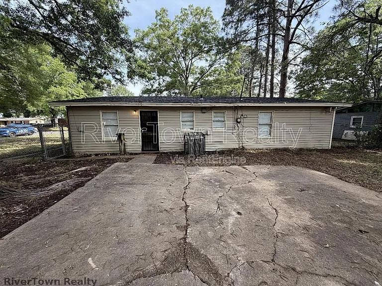 4825 Bridgedale Ave — Photo 15