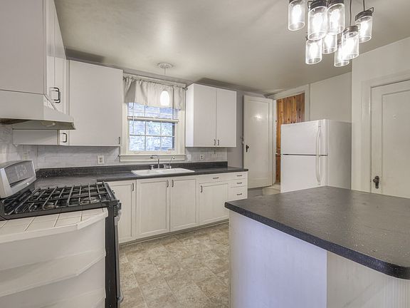 5th image of 3303 Orleans Dr