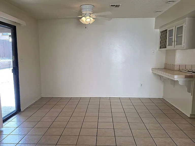 1046p -170- 4300 Isla Verde St. -RB/JP — Photo 5