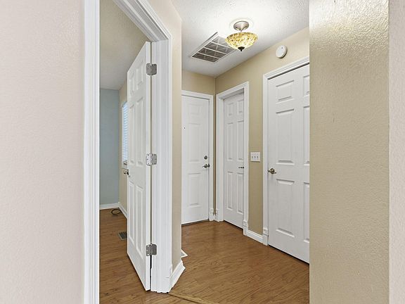 4th image of 3925 S Jefferson Avenue #45