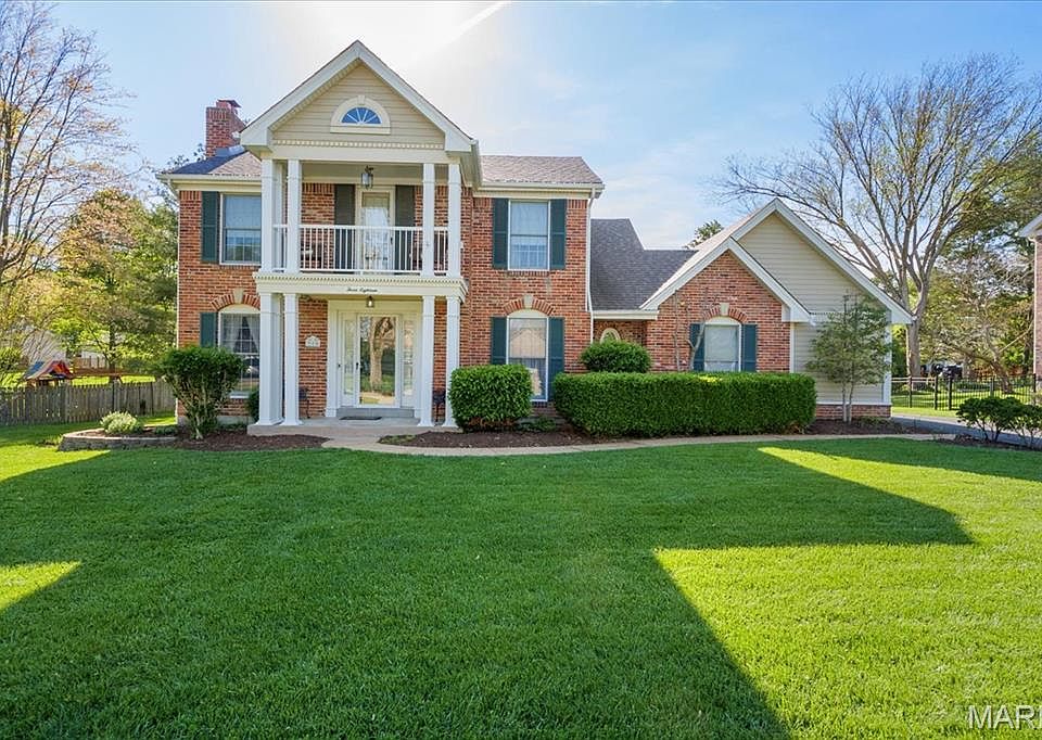 1st image of 318 Fox Hollow Woods Dr