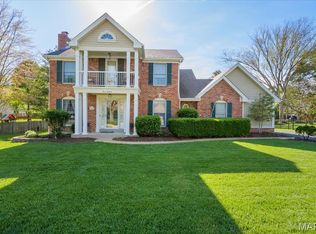 318 Fox Hollow Woods Dr, Ballwin, MO