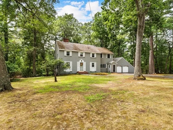 29 Apple Hill Ln, Lynnfield, MA 01940