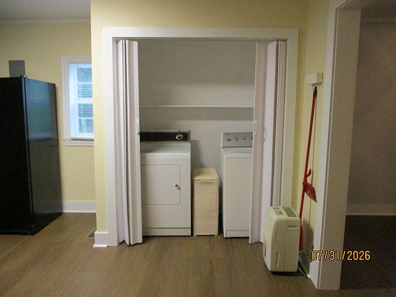 4th image of 156 Ridge St