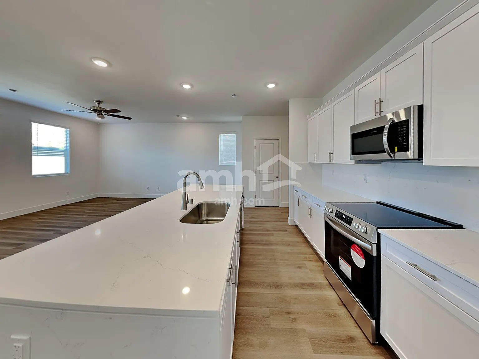 5 bed, 3.0 bath, 2395 sqft, $2,700 — Photo 3