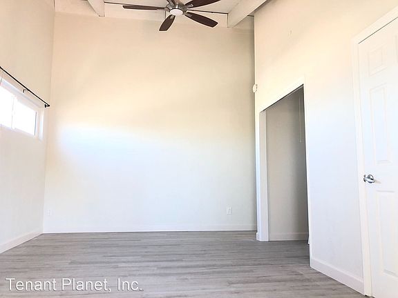 3rd image of 757 Georgia St #757