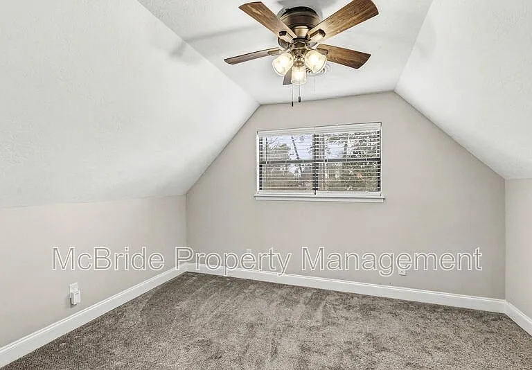 1304 Dominica Dr — Photo 29