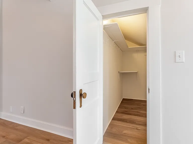 2526 Blair Blvd #B — Photo 11