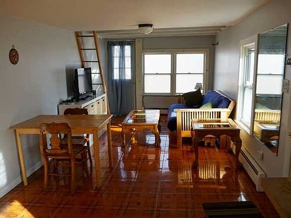 4th image of 10 Henry St