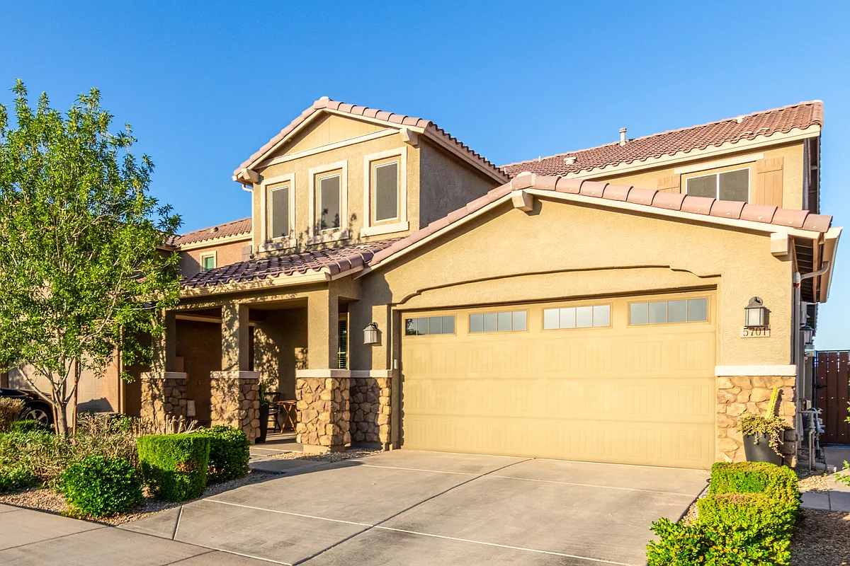 Building Photo - 5701 S Verde