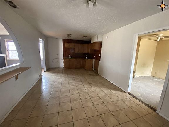 5th image of 831 W Manana Blvd