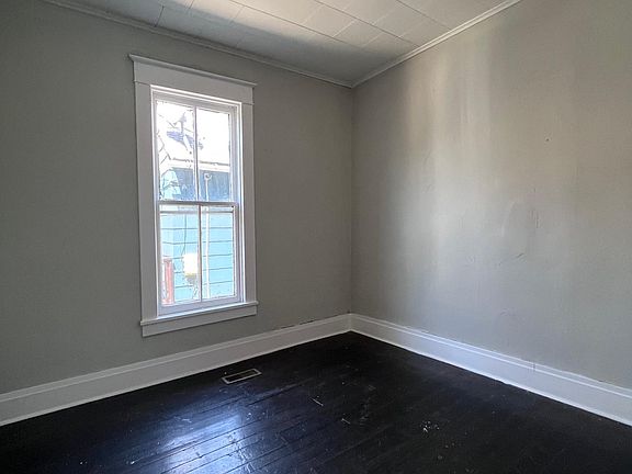3rd image of 492 Fargo Ave #1