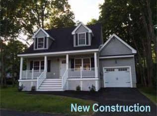 19 Pleasant St, Merrimac, MA 01860