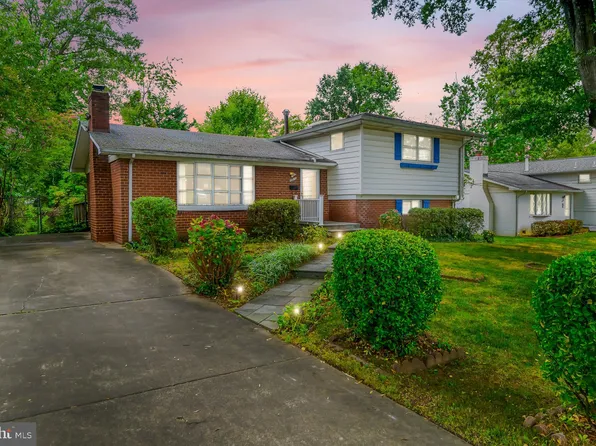 3912 Gallows Rd, Annandale, VA 22003