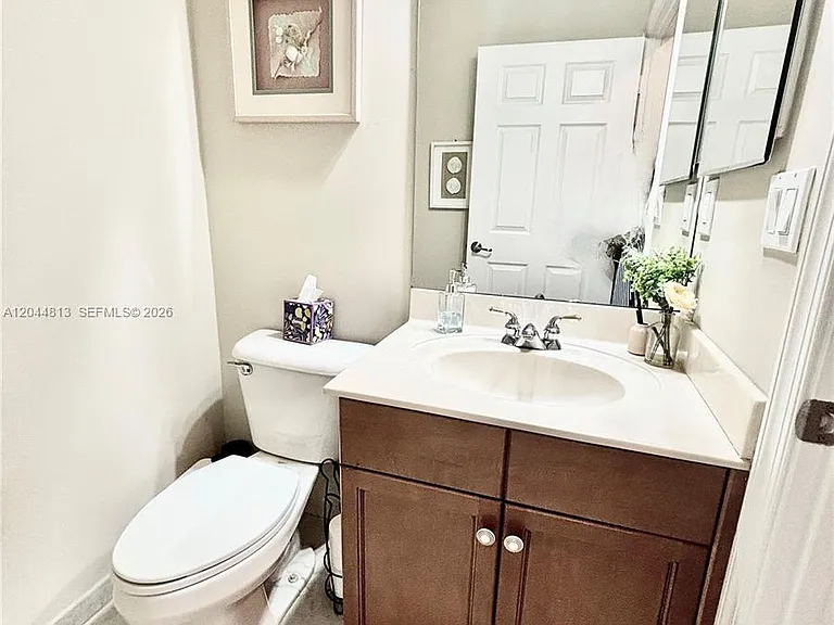 9109 Dupont Pl — Photo 38