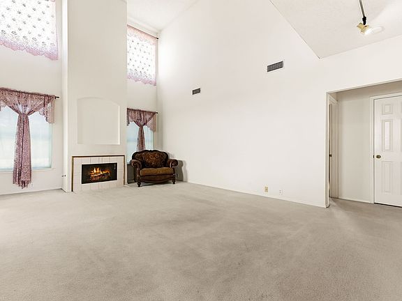 3rd image of 772 Poplar Ct