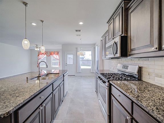 5th image of 1100 Twin Brooks Ln