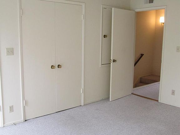 4th image of 3737 Venitia Ln APT B