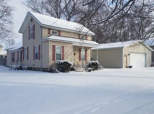 525 Centreville Rd, Constantine, MI 49042