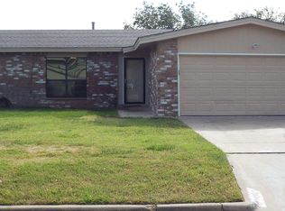 2910 Mesa Dr, Plainview, TX 79072