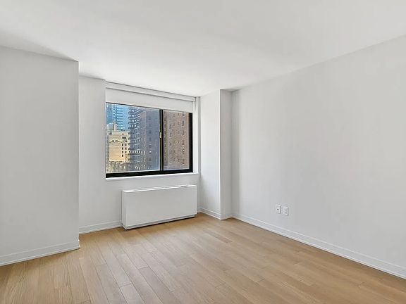 5th image of Columbus Pl #S18b
