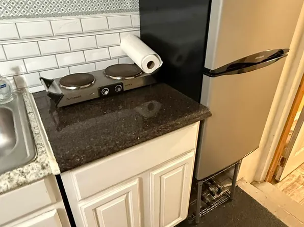 1329 Prospect Avenue image 2 of 12