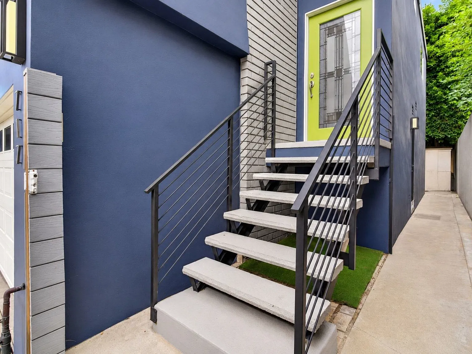 3 bed, 1412 sqft, $7,000 — Photo 2