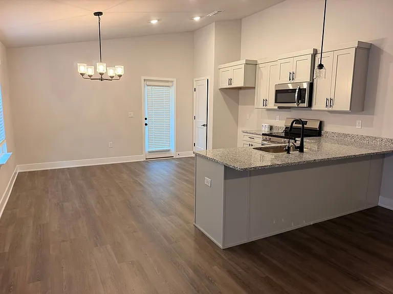 7126 Fox Meadow Dr — Photo 2