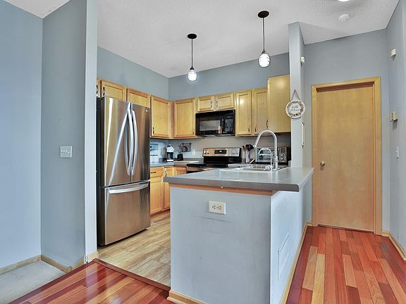 5th image of 6888 Meadow Grass Ln S