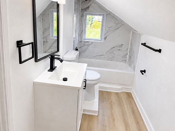 2nd image of 2019 Northeast Ave #2