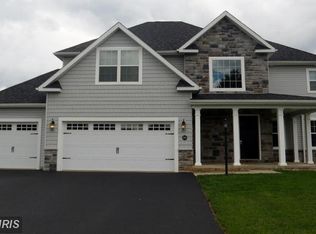 5881 Gabrielle Ln, Chambersburg, PA 17202