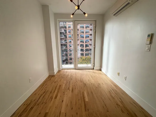 3013 Barker Avenue image 6 of 8