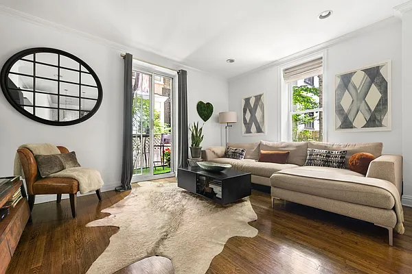 Sold by Compass | media 7