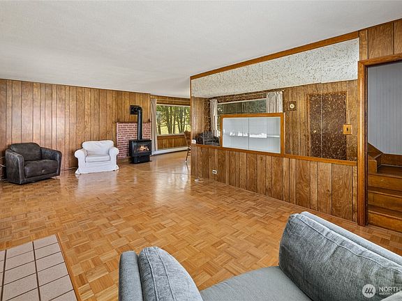 5th image of 107 W Montana Avenue
